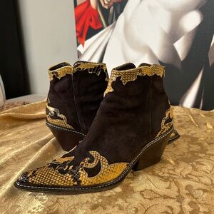 Vintage Donald Pliner Cowboy Ankle Boots Gold Brown Women's